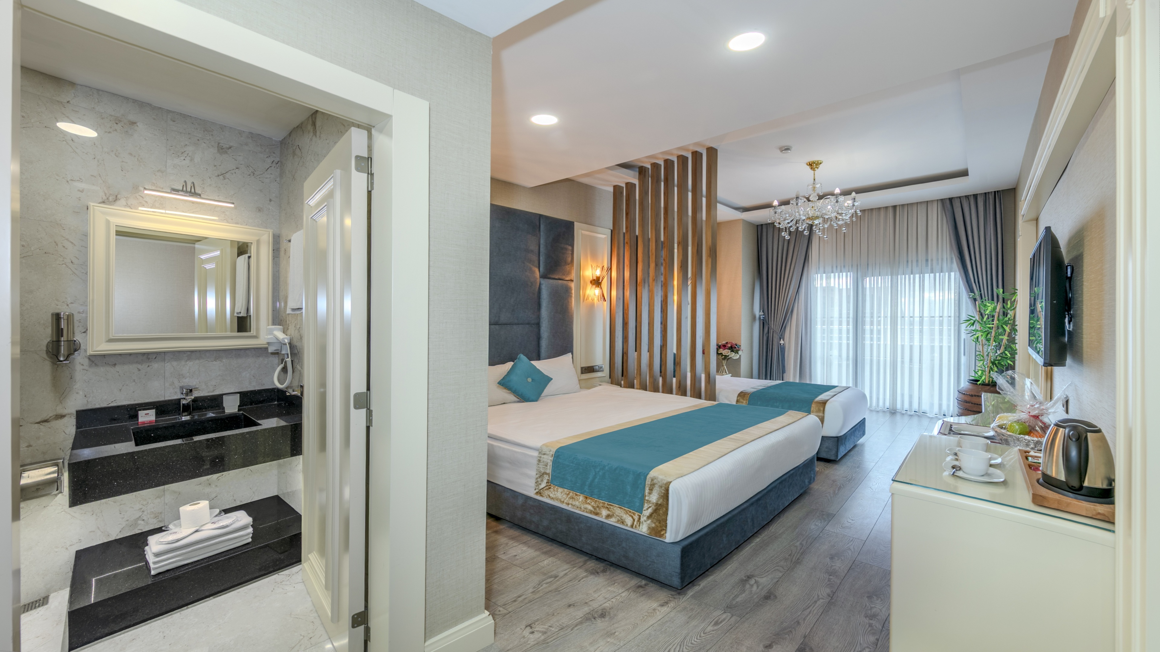 Deluxe Oda (3 Kişilik, Balkonlu)